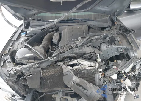 2015 Hyundai Genesis 3.8 z USA, uszkodzony, nr VIN KMHGN4JE9FU070188